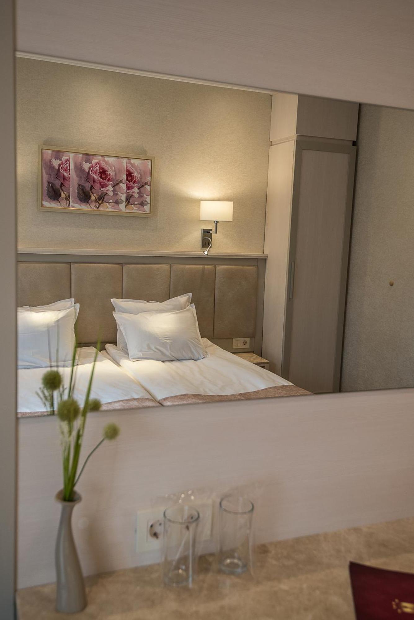 Hotel Armira 4*