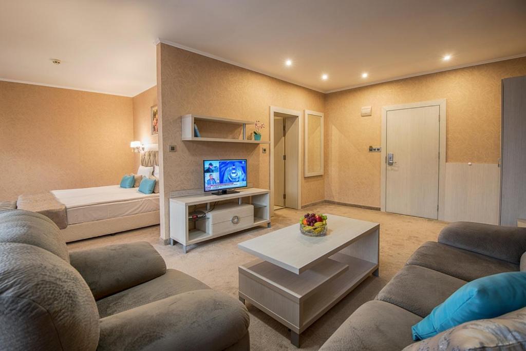 Armira Hotel